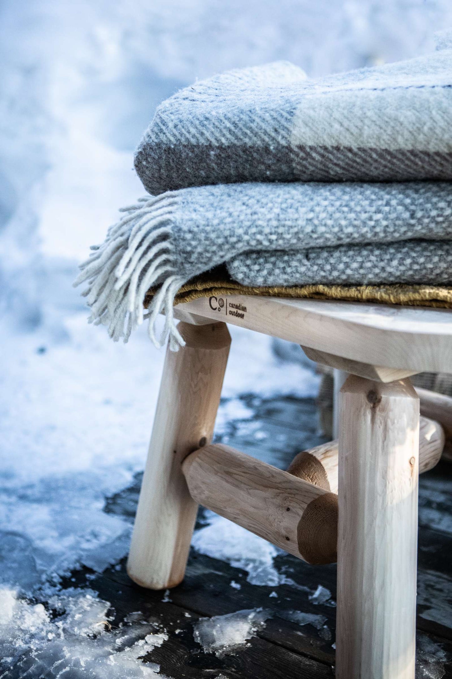 Canadian Outdoor Log Sidebord