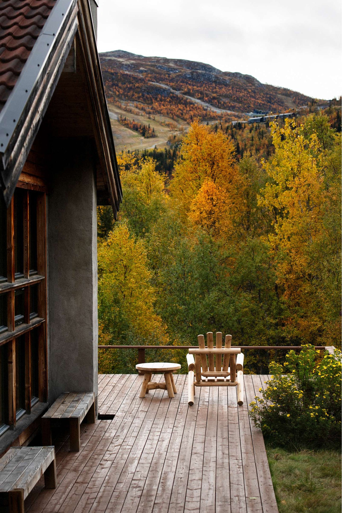 Canadian Outdoor Log Hagestol