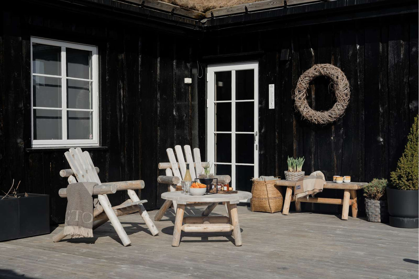 Canadian Outdoor Log Hagestol
