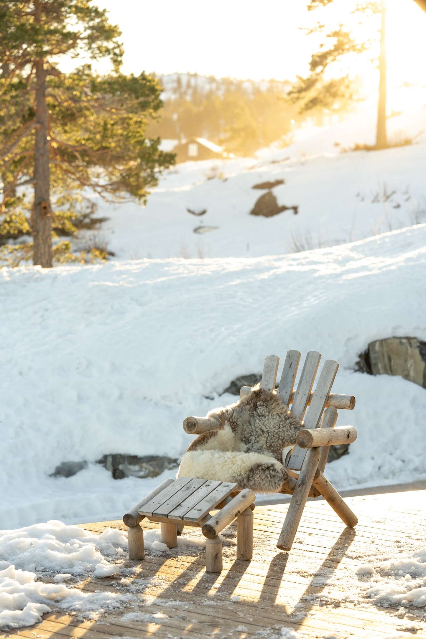 Canadian Outdoor Log Hagestol